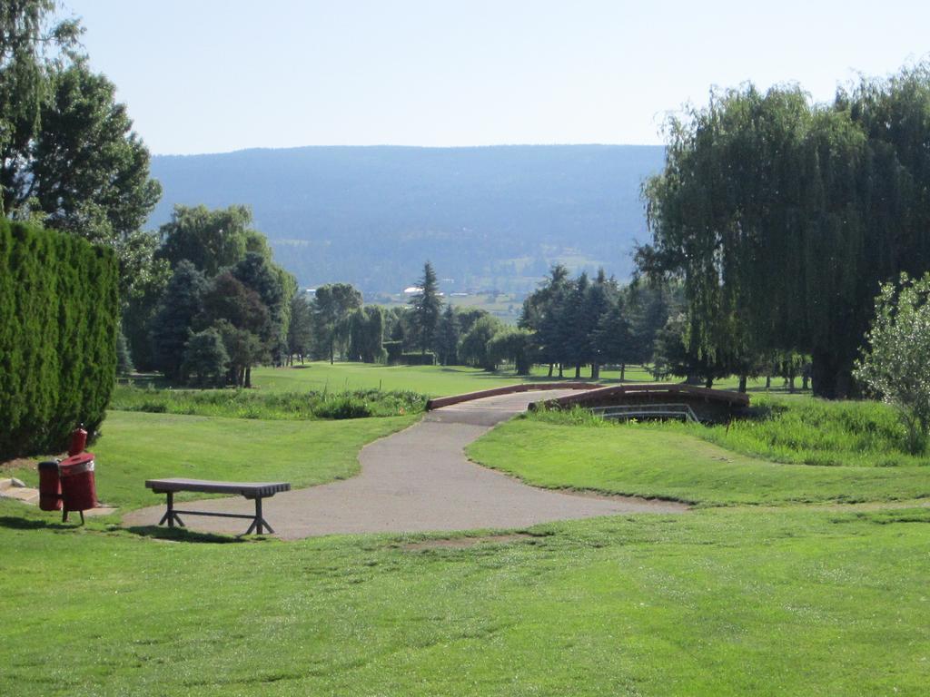 Winedownhere - Lic. 75806 Kelowna Eksteriør bilde